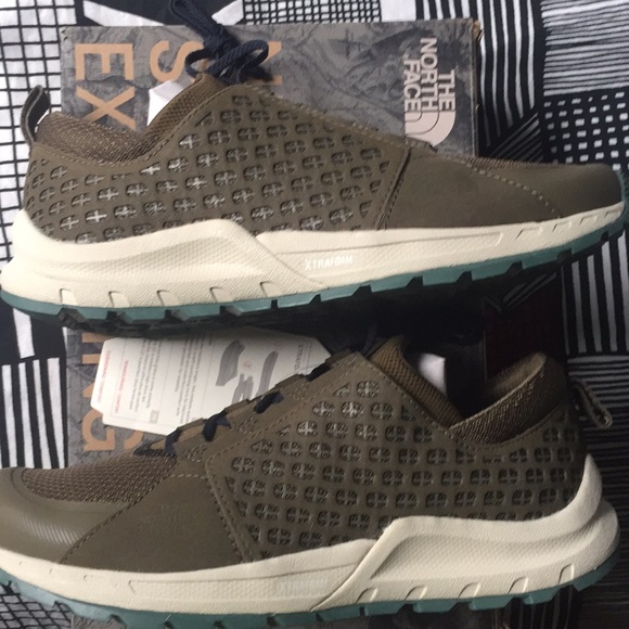 north face men's mountain sneaker
